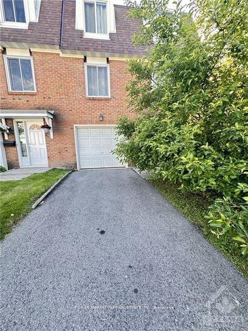 1833 Axminster Crt, Orléans, ON, K1C1Z5 | Card Image