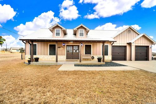 445 Spanish Grant Cir, Bandera, TX, 78003-4805 | Card Image