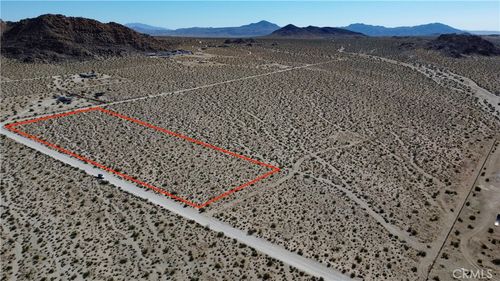 777 Peffer Ln, Lucerne Valley, CA, 92356 | Card Image