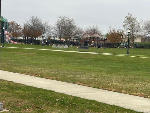 10 Kirgan Ct, East Rockaway, NY, 11518-2614 | Card Image