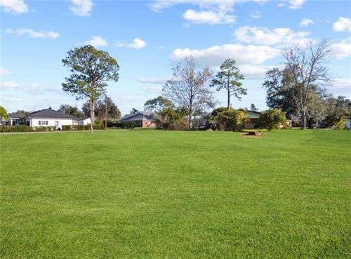 507 Julia St, Hahnville, LA, 70057-2318 | Card Image