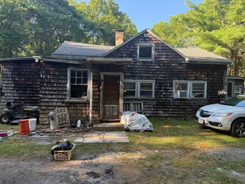 342 Hilton Ln, Swansea, MA, 02777-3810 | Card Image