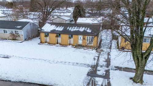 39258 Avondale St, Westland, MI, 48186-3758 | Card Image