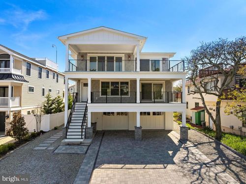 12 W 5th St, Barnegat Light, NJ, 08006-1452 | Card Image