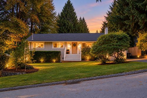 1361 E 15th St, North Vancouver, BC, V7J1K9 | Card Image
