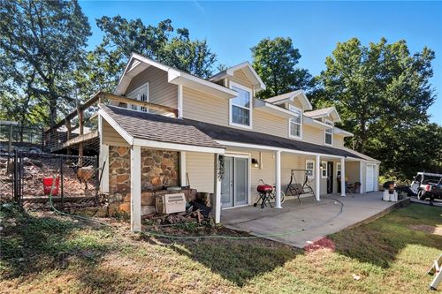 21802 Meadow Wood Dr, Siloam Springs, AR, 72761-5258 | Card Image