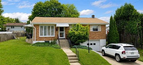 958 Seybert St, HAZLETON, PA, 18201-2561 | Card Image