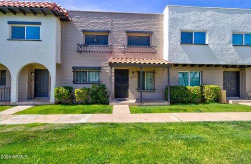 2868 E Clarendon Ave, Phoenix, AZ, 85016-7061 | Card Image