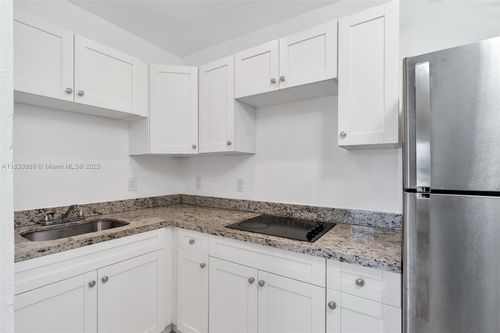 apt-1-2047 Lincoln Ave, Opa-Locka, FL, 33054-2893 | Card Image