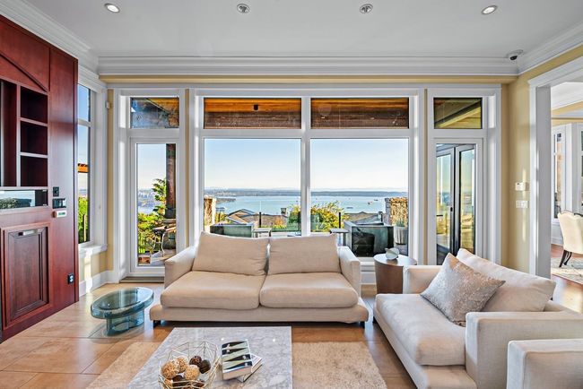 2409 Halston Crt, House other with 5 bedrooms, 6 bathrooms and 3 parking in West Vancouver BC | Image 11