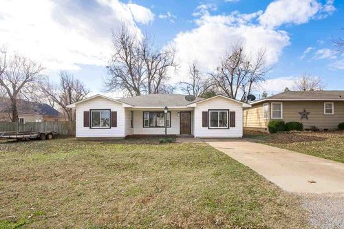1006 Kaw, Perry, OK, 73077 | Card Image