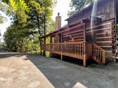 1625 Bluff Ridge Rd, Sevierville, TN, 37876-2682 | Card Image