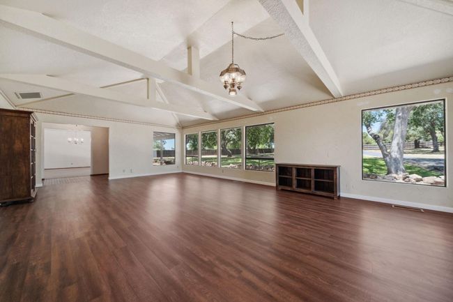Living Room | Image 10