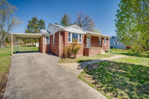 24 Greenway St, Greeneville, TN, 37743-3041 | Card Image