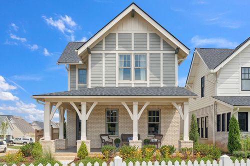 2612 Buckner Ln, Thompsons Station, TN, 37179-9706 | Card Image