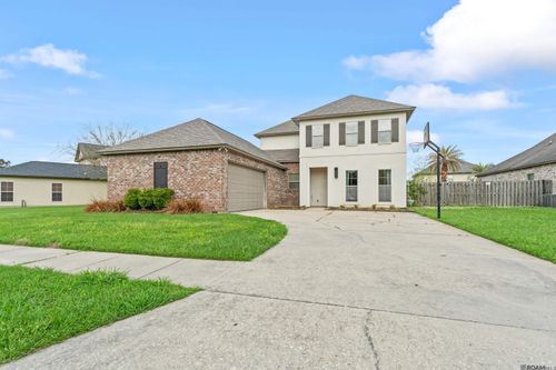 18642 Lake Harbor Ln, Prairieville, LA, 70769-5280 | Card Image