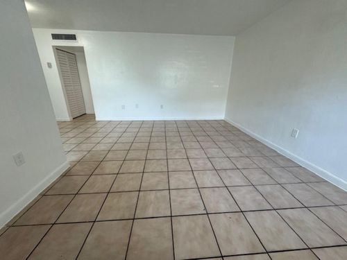 apt-14-2031 Ne 139th St, North Miami Beach, FL, 33181-1632 | Card Image
