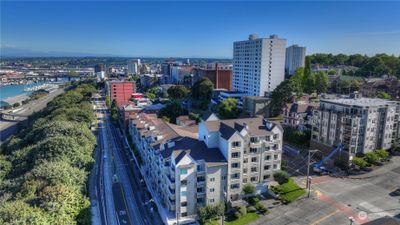 417 - 1 Broadway, Condo with 2 bedrooms, 1 bathrooms and 1 parking in Tacoma WA | Image 2