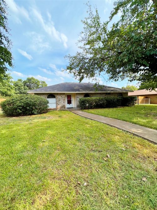 221 Connie Dr, Desoto, TX, 75115-6215 | Card Image