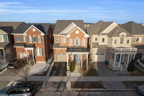 1395 Chretien St, Milton, ON, L9E1G7 | Card Image