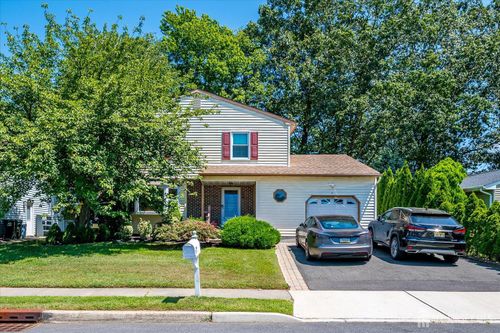 76 Scenic Dr, Freehold, NJ, 07728-3478 | Card Image