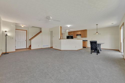 2117 Ripple Rd, Hilliard, OH, 43026-7541 | Card Image