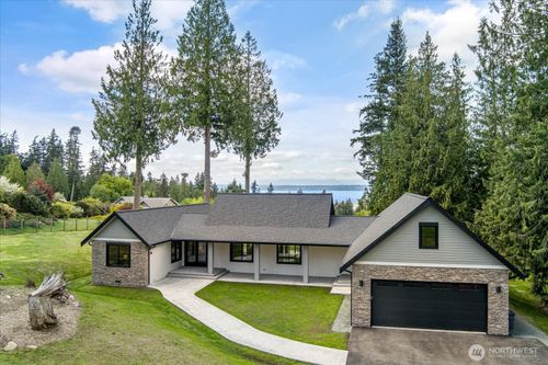 4306 Quaternary Rd, Clinton, WA, 98236-8955 | Card Image