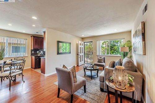 32632 Brenda Way, Union City, CA, 94587-3032 | Card Image