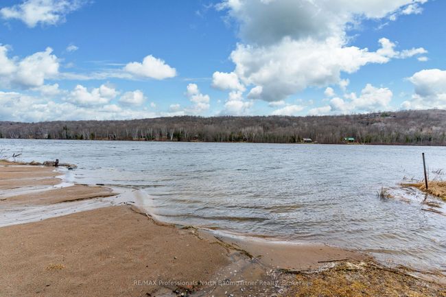 1071 Crabbe Lane, House other with 2 bedrooms, 1 bathrooms and 8 parking in Haliburton ON | Image 43