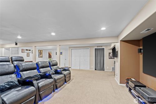 2028 Nw Misty Ridge Ln, Silverdale, WA, 98383-9430 | Card Image