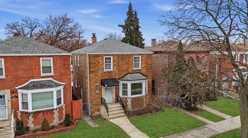 10111 S Eberhart Ave, Chicago, IL, 60628-2223 | Card Image