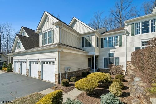 62 Mackenzie Ln N, Denville, NJ, 07834-3724 | Card Image