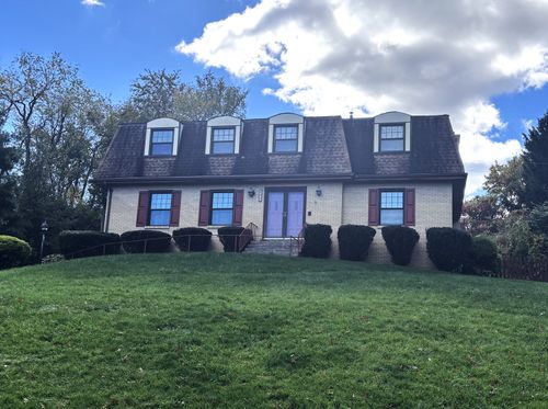 571 Aljo Dr, Upper St Clair, PA, 15241-2056 | Card Image