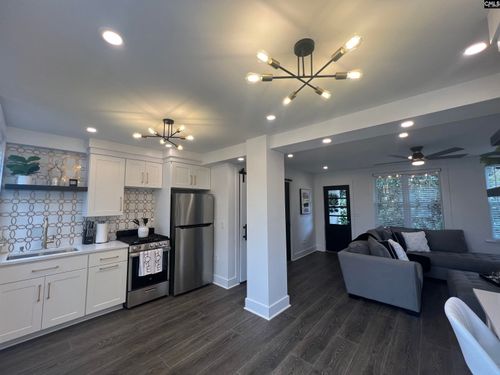 601 Cleveland St, Greenville, SC, 29601-3842 | Card Image