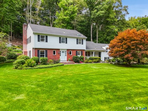 70 Chestnut Hill Ln, Stamford, CT, 06903-3928 | Card Image