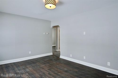 26270 Grandmont St, Roseville, MI, 48066-3236 | Card Image