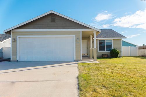 4518 Kubota Ln, Pasco, WA, 99301-9546 | Card Image