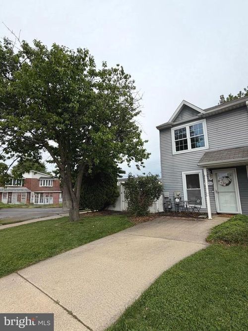 10700 Albemarle Ln, PHILADELPHIA, PA, 19154-4043 | Card Image