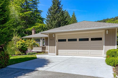 1627 Barrett Dr, North Saanich, BC, V9C3X8 | Card Image