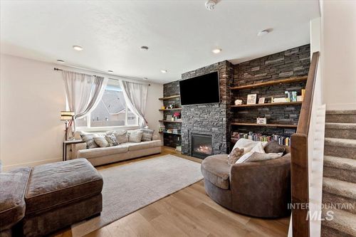 11055 Roaring Fork St, Caldwell, ID, 83605-2078 | Card Image