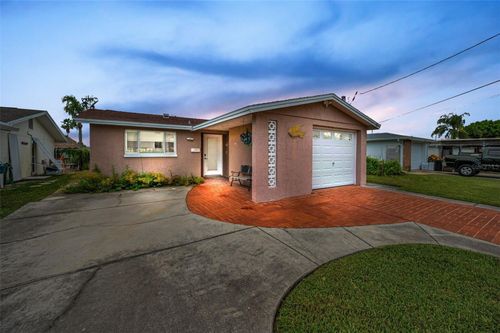 5033 Blue Heron Dr, NEW PORT RICHEY, FL, 34652-4403 | Card Image