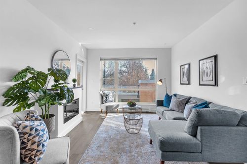 202-1330 Marine Dr, North Vancouver, BC, V7P1T4 | Card Image