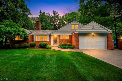 10906 Fitzwater Rd, Brecksville, OH, 44141-1118 | Card Image