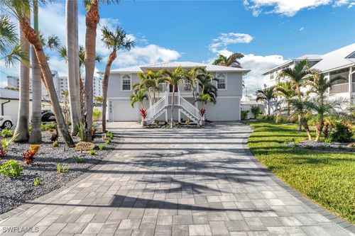 7842 Buccaneer Dr, FORT MYERS BEACH, FL, 33931-5004 | Card Image