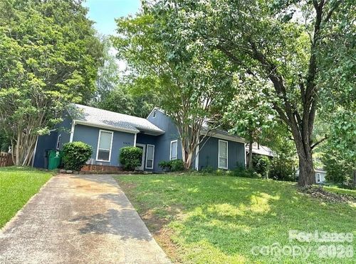 11421 Kingfisher Dr, Charlotte, NC, 28226-4527 | Card Image