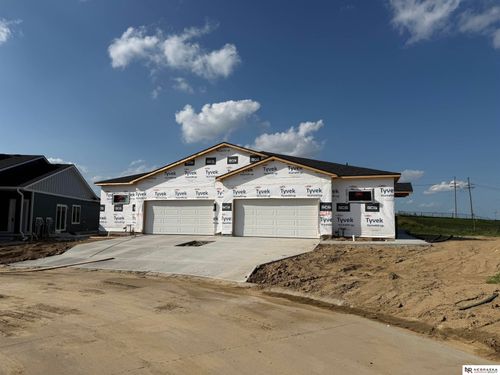 4572 Schilling Ct, Bellevue, NE, 68133-3427 | Card Image
