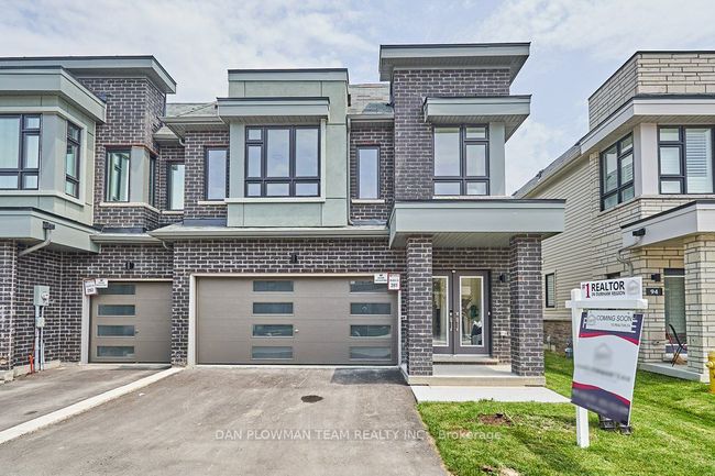 90 Caspian Sq, Home with 4 bedrooms, 3 bathrooms and 4 parking in Bowmanville ON | Image 1