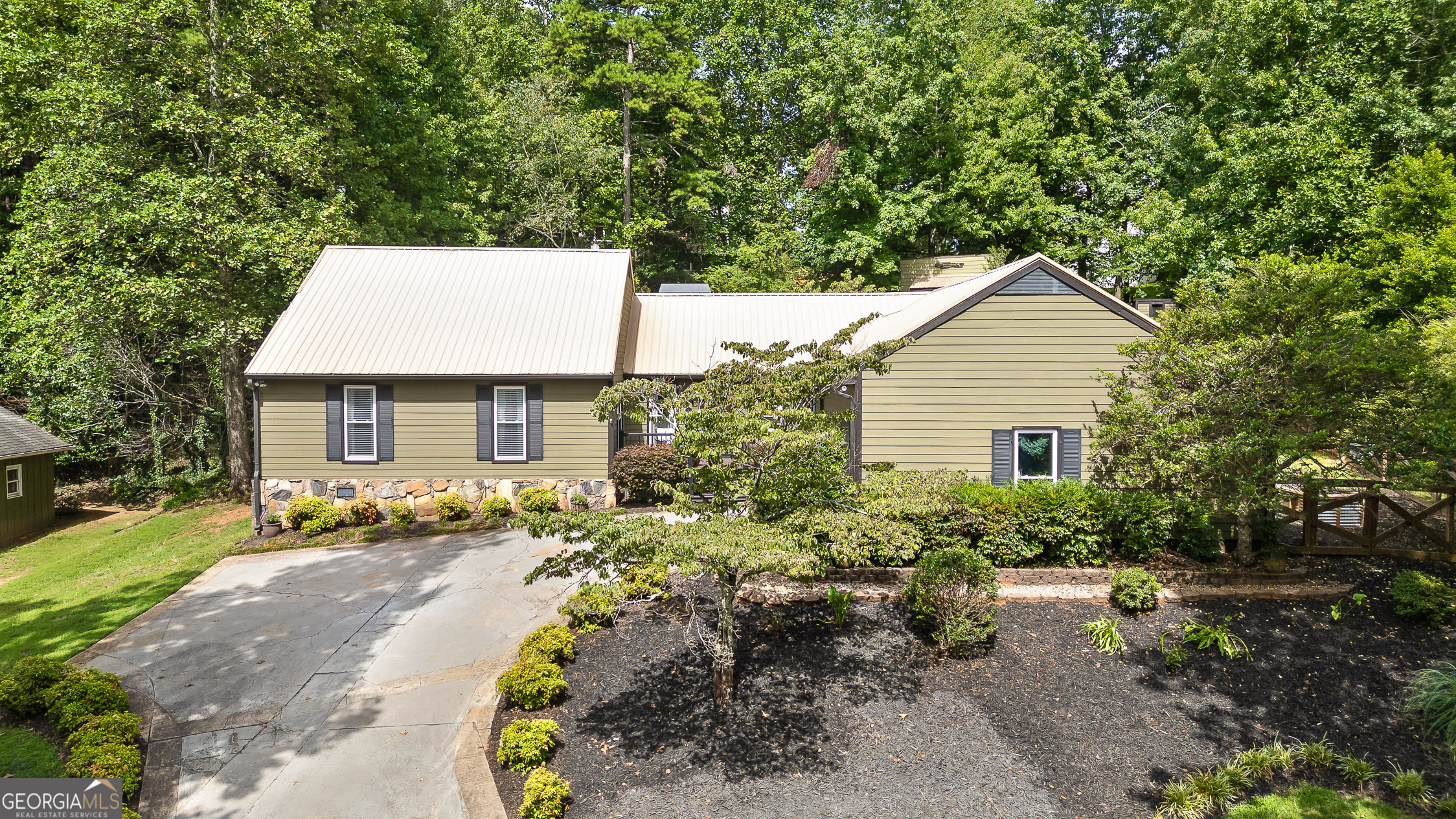 Forest Pl, Cumming, GA 30041