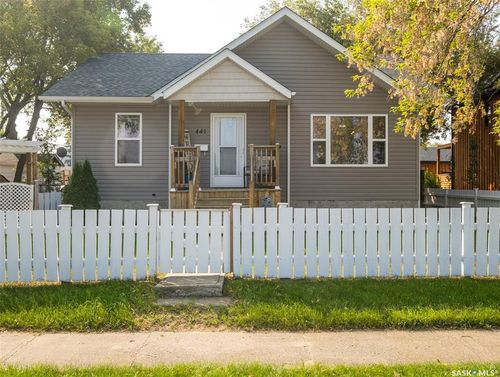 441 6th St E, Prince Albert, SK, S6V0N3 | Card Image