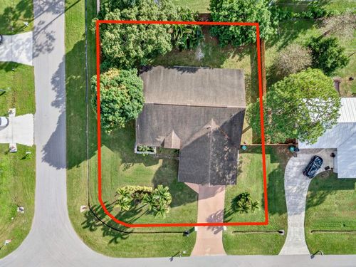 566 Se Damask Ave, Port St. Lucie, FL, 34983-3805 | Card Image